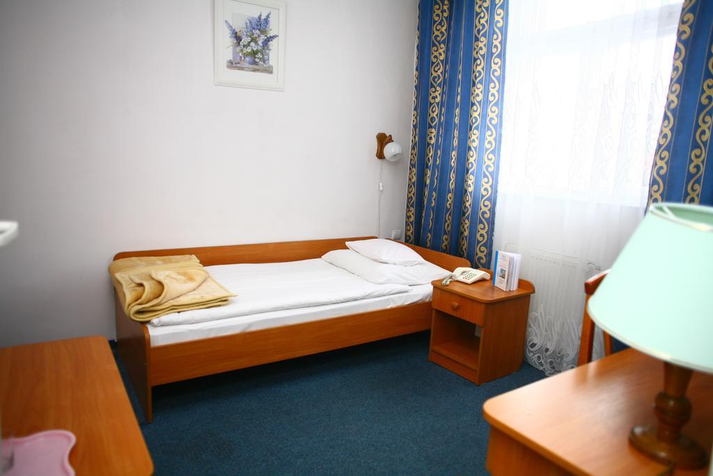 Europa Hotel Jelenia Góra Quarto foto